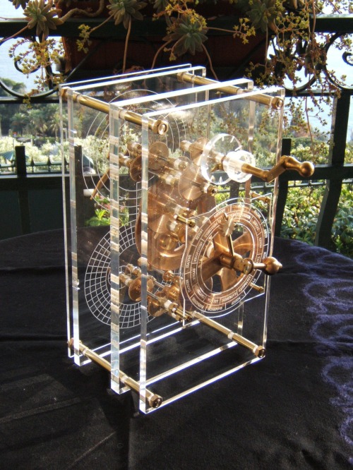 Modello del Calcolatore di Antikythera realizzato da John Gleave